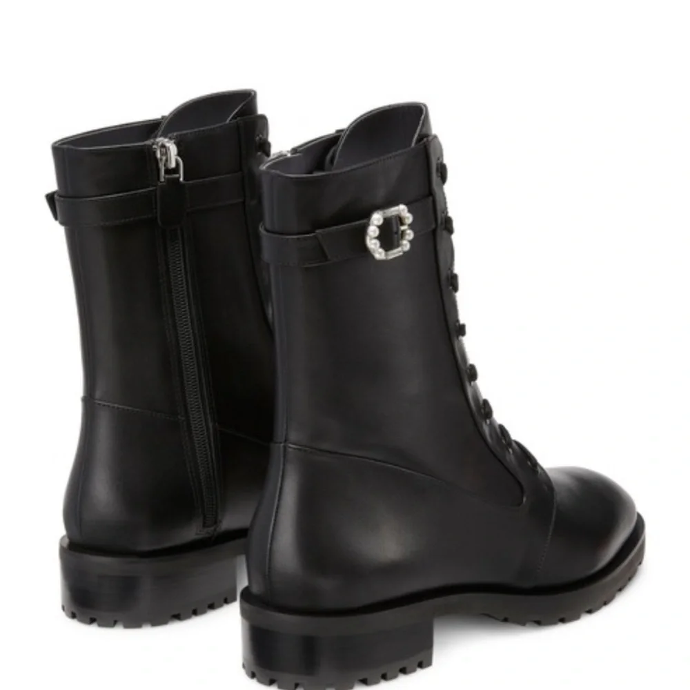 Stuart Weitzmen DAZZLE BOOTIE. - Picture 3 of 8